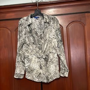 APT 9 NWT Wrap Gray Snakeskin Print V Neck Long Sleeve Shirt Size Medium